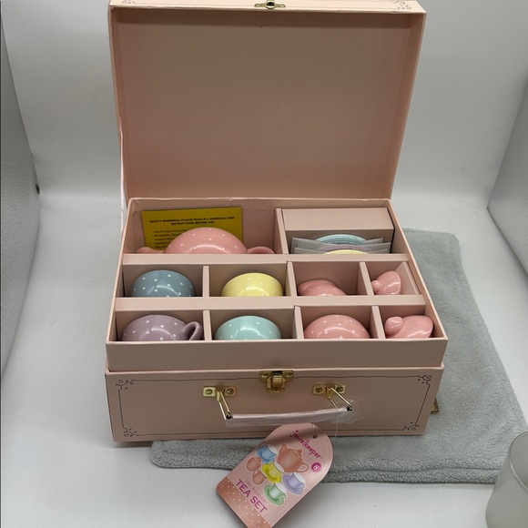 Jewelkeeper 13 Pieces Porcelain Pastel Polka Dots Design Tea Set For Children - Picture 10 of 13